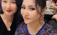 能播放的人与Zoom